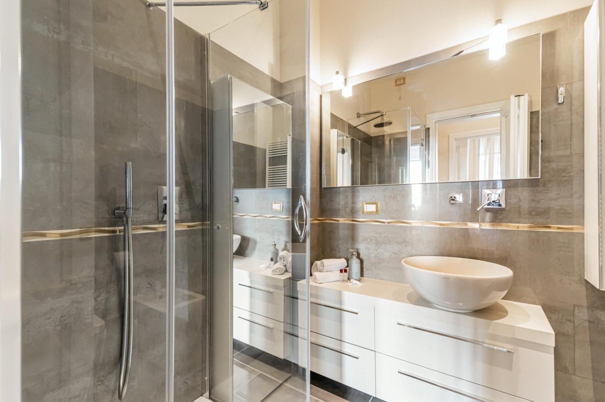 Porta Tufi Luxury Apartment With Private Parking! Siena Exterior photo