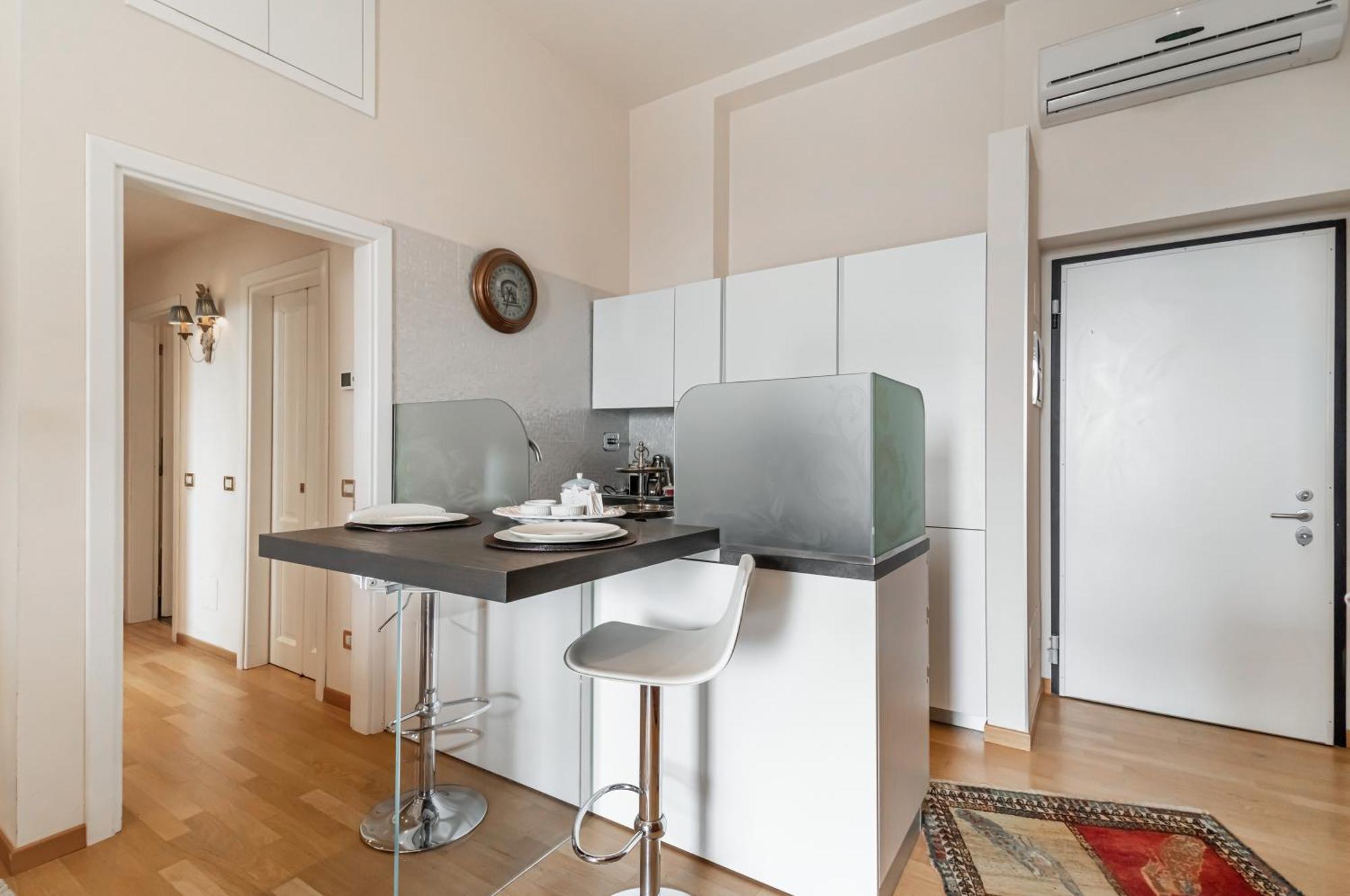 Porta Tufi Luxury Apartment With Private Parking! Siena Exterior photo