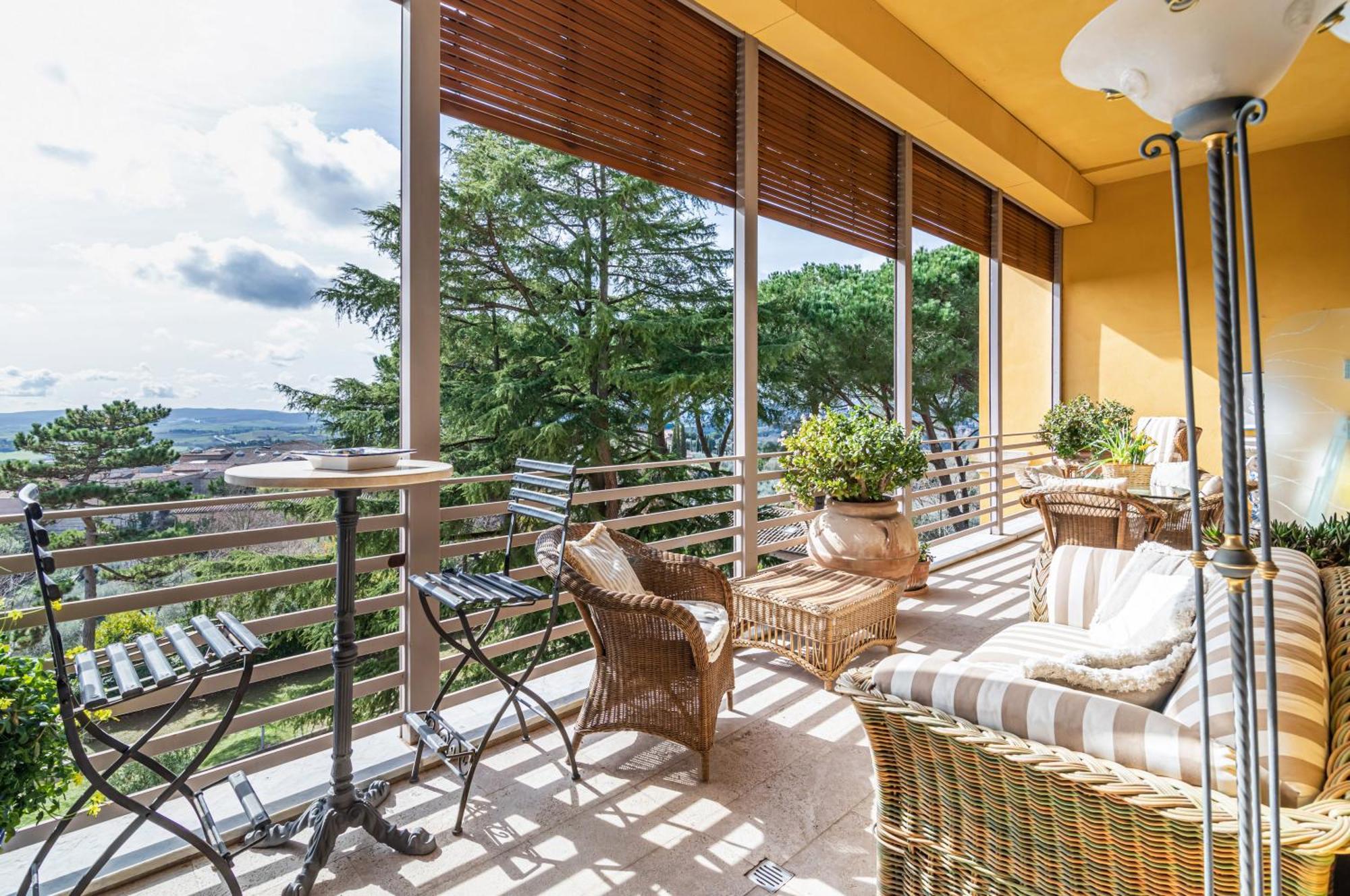 Porta Tufi Luxury Apartment With Private Parking! Siena Exterior photo