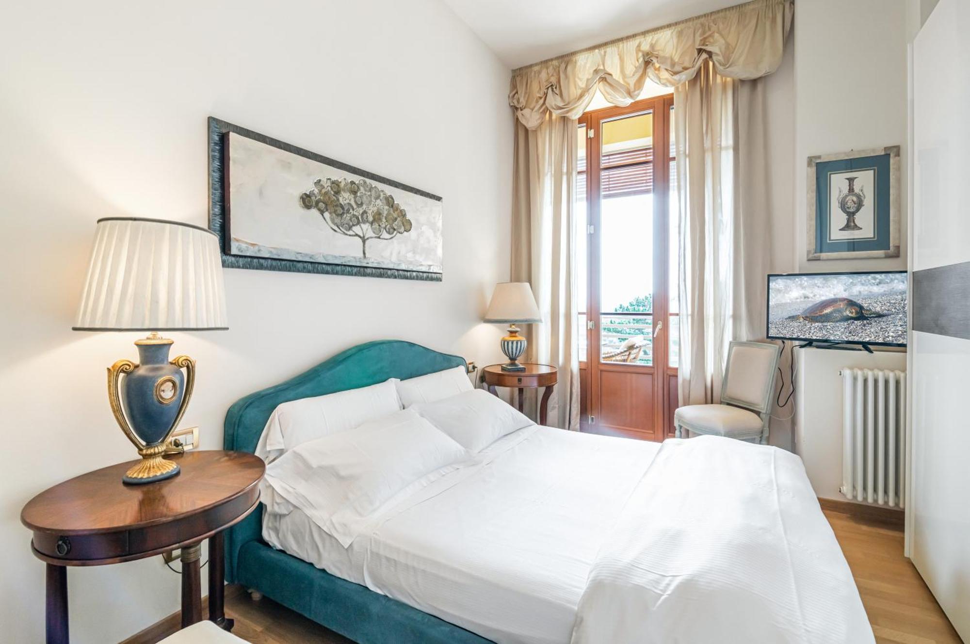 Porta Tufi Luxury Apartment With Private Parking! Siena Exterior photo