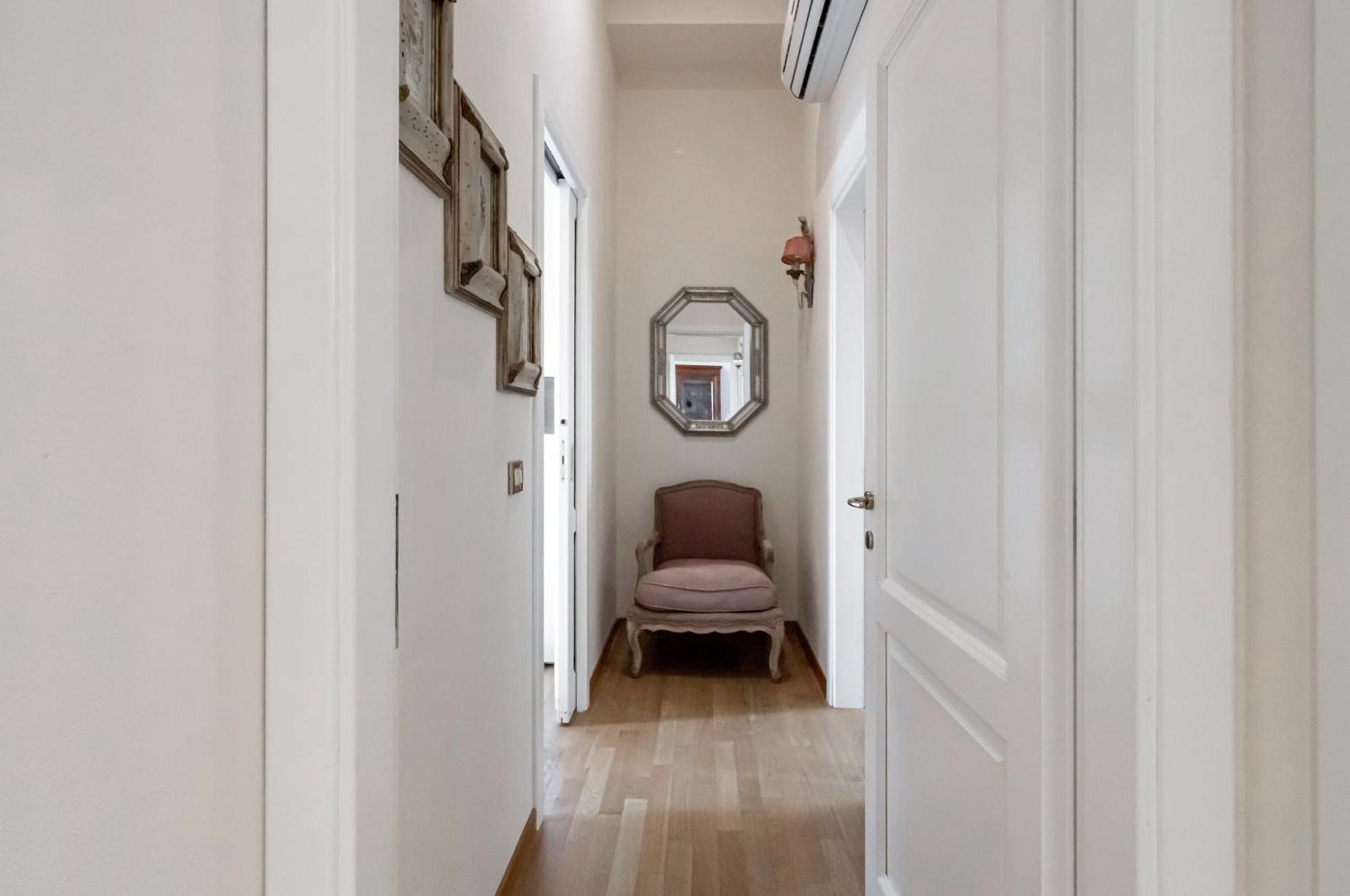 Porta Tufi Luxury Apartment With Private Parking! Siena Exterior photo